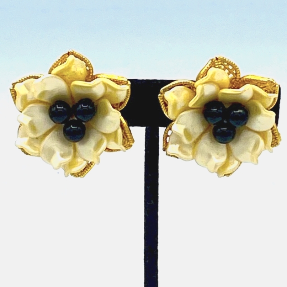 Vintage Judy Lee Floral Clip On Earrings Black, Boned Colored Lucite And Gold